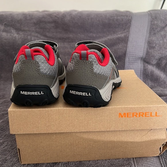Brand new Merrell shoes - Picture 2 of 4